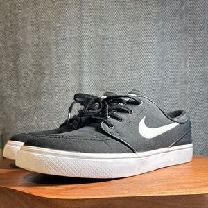 Used Nike Stefan janoski